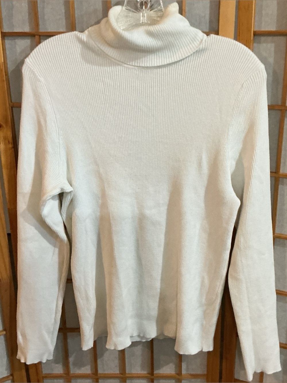 CHICO’S RIBBED TURTLENECK